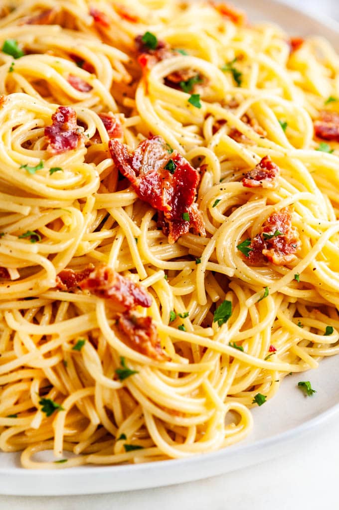 Classic Spaghetti Carbonara (Quick and Easy!) - Aberdeen's Kitchen