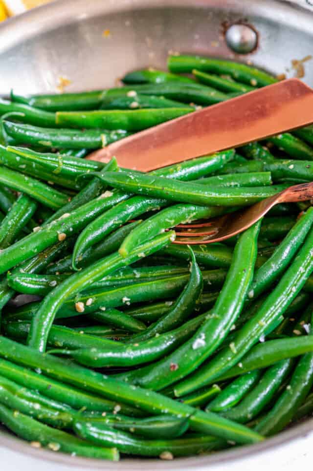 Easy Skillet Garlic Green Beans Aberdeen's Kitchen